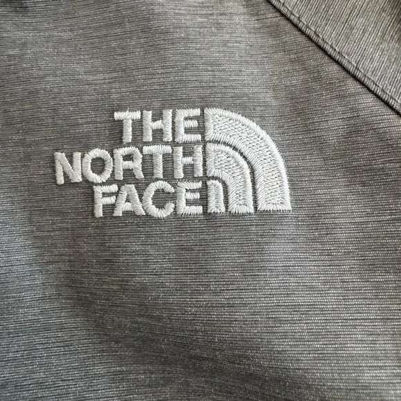 The North Face Women’s Charcoal Raincoat - Picture 11 of 13
